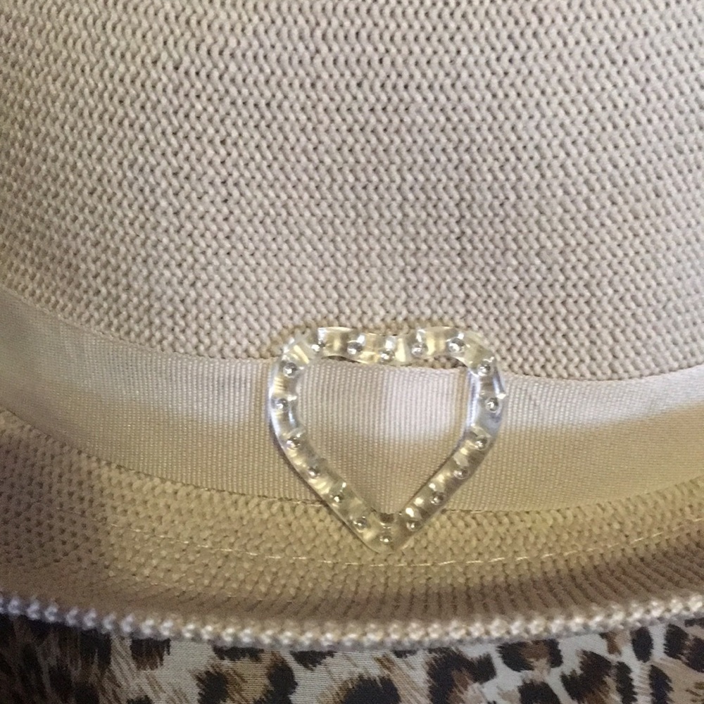 Hat - Picture 2 of 4